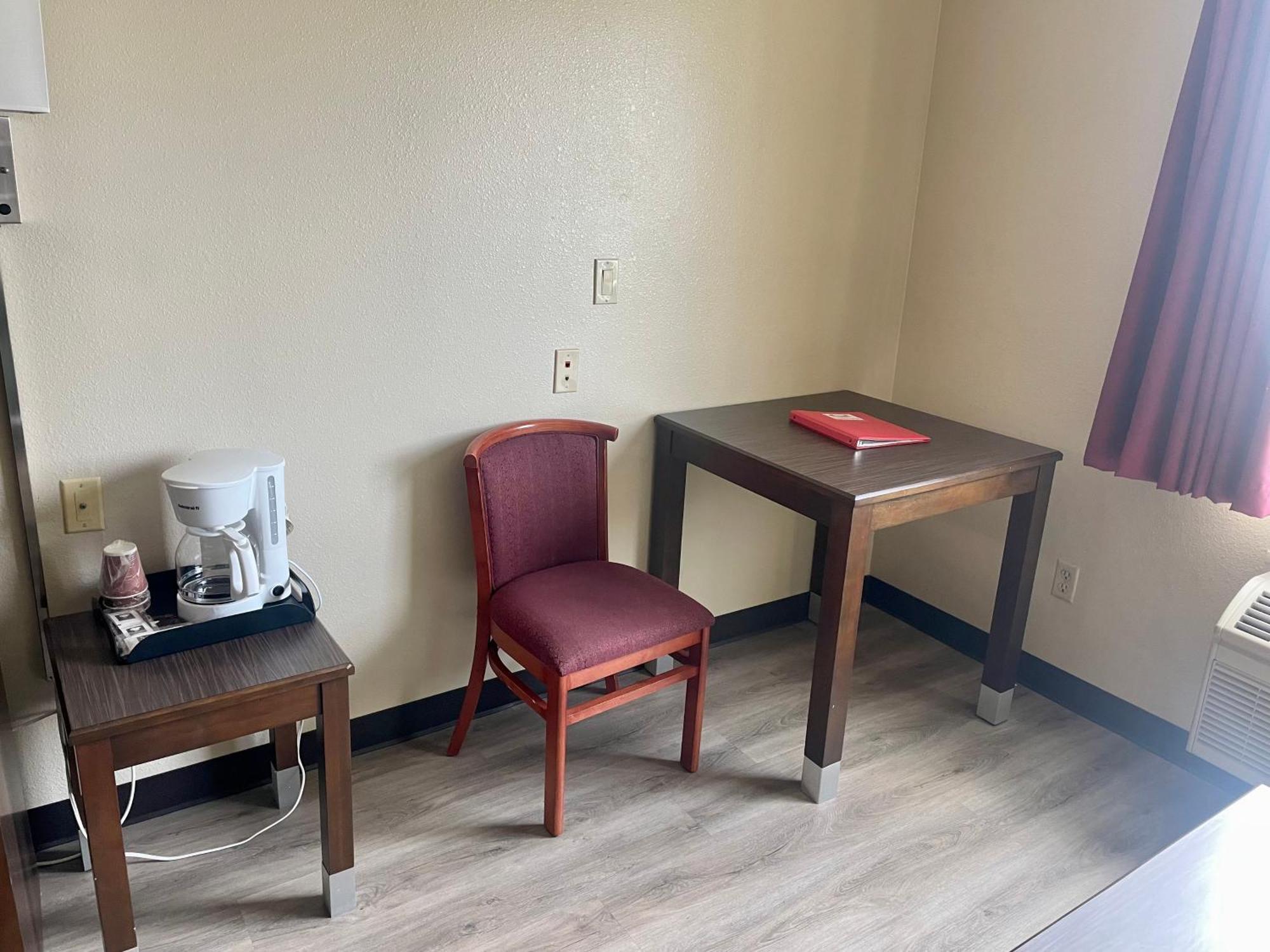 Econo Lodge Inn & Suites Corning Zimmer foto